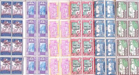 1930-1960, plusieurs milliers de timbres en feuilles