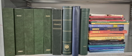 1900-2024, Collection de FRANCE (1900-2007) en classeurs