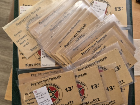 CARNETS N°C140 : lot de 32 carnets  de 13f composé