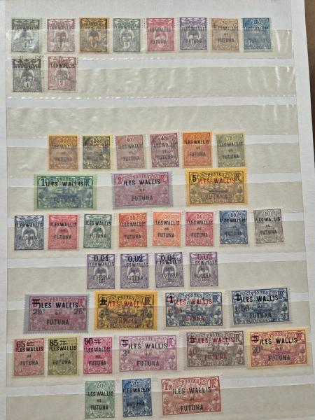 1859-1995, Collection des COLONIES en 32 classeurs,