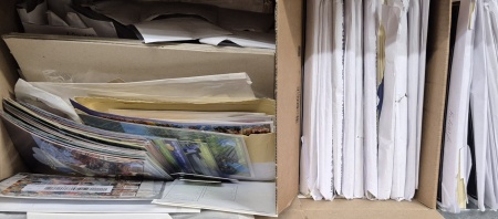2015-2025, dans un carton, gros ensemble de timbres