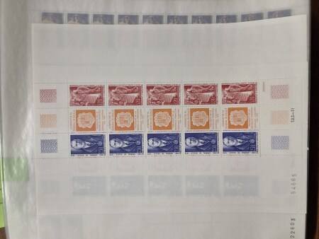 1940-1999 Ensemble de feuilles et morceaux de feuilles,